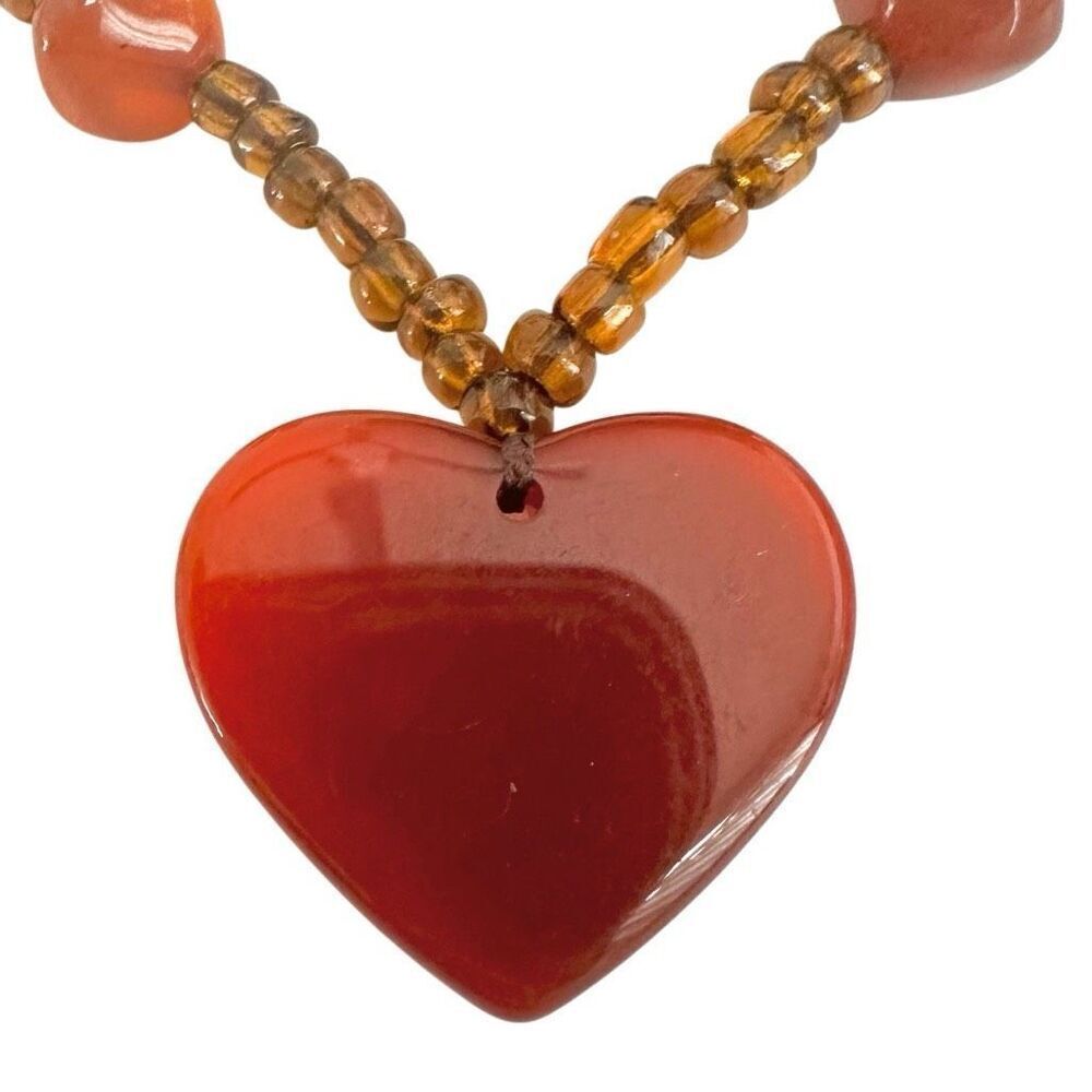 Orange beaded heart pendant necklace - Picture 8 of 9